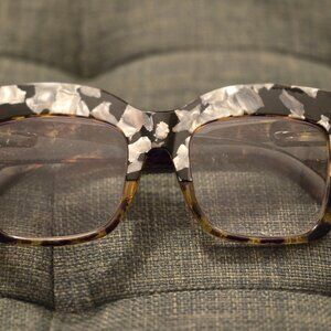 Very Cool Reading Glasses 2.0 Never Worn  Two Tone Tortoise